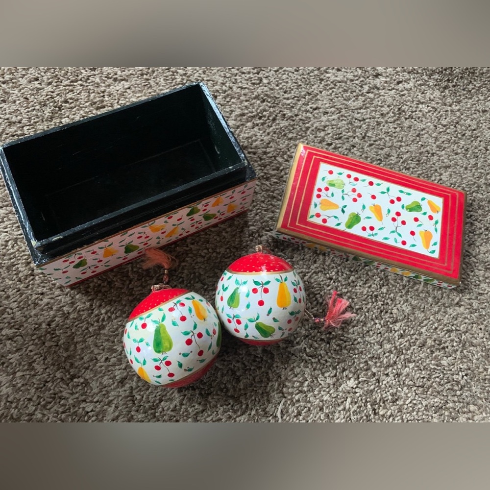 Vintage Foreside Hand-Painted Christmas Ornaments – Set with Wooden Box